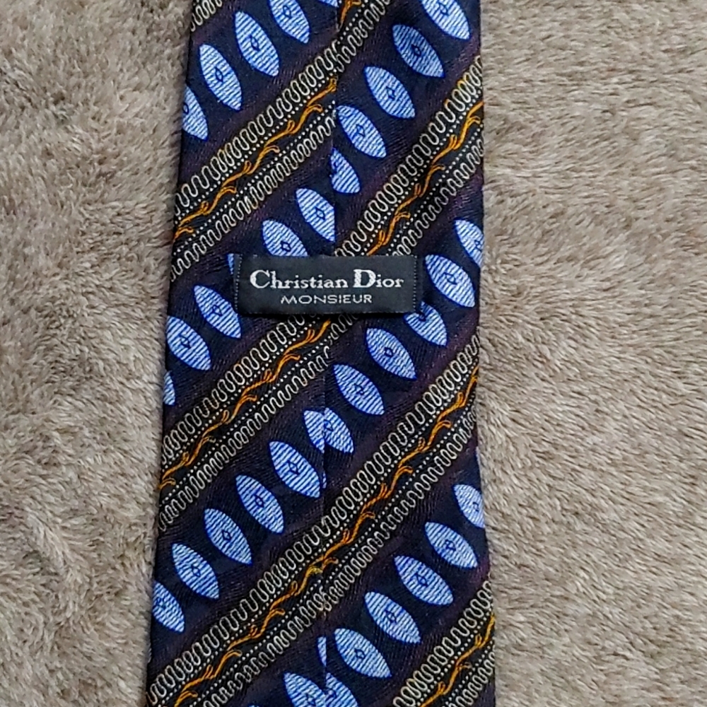 Authentic and Vintage Dior Tie